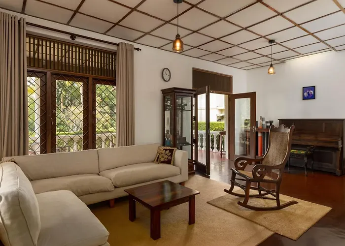 Surveyor\'S Residence Bungalow